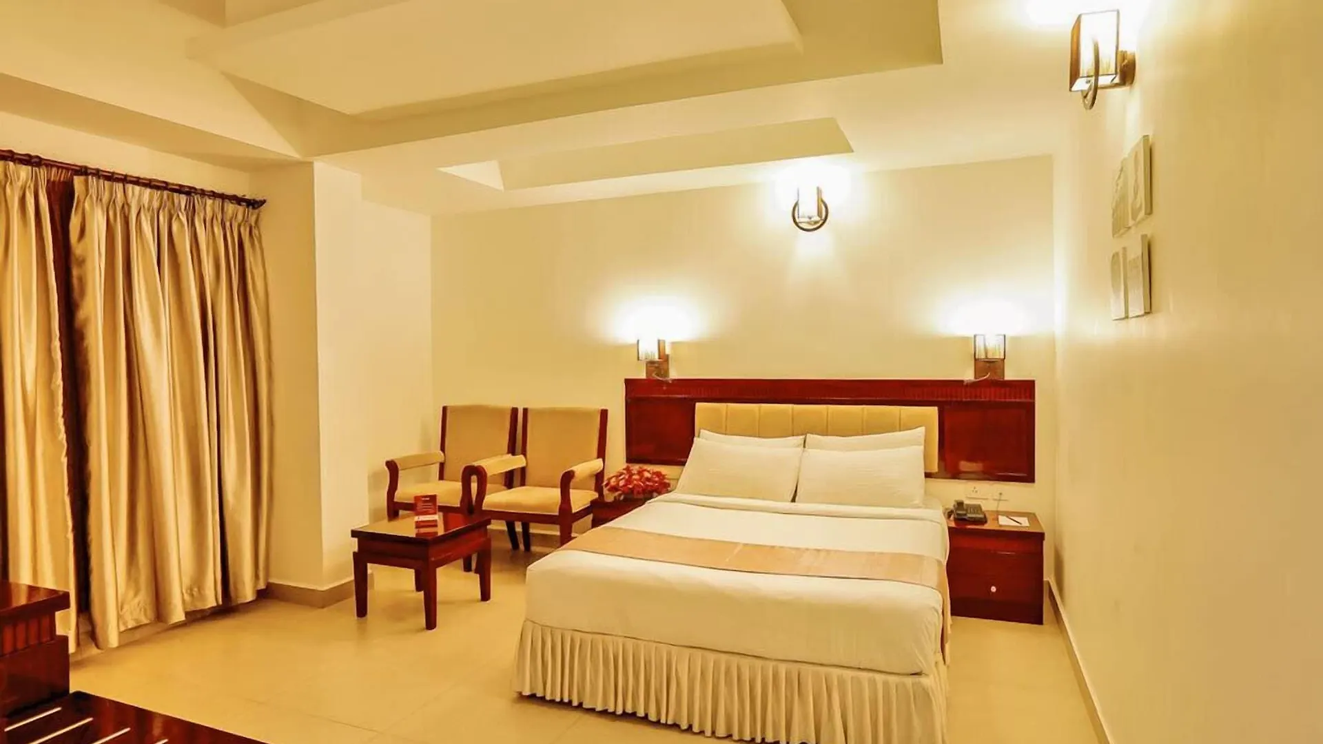 Nm Royale County Hotel Kochi